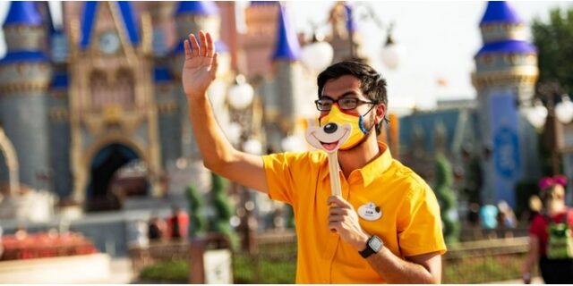 H Disneyland επιτρέπει στους υπαλλήλους που είναι θετικοί στον κορονοϊό να επιστρέψουν στη δουλειά