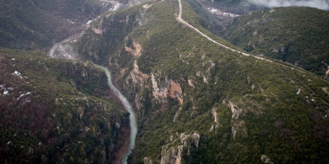Ξυλόκαστρο: Κινητοποίηση για τη διάσωση 8 περιπατητών σε φαράγγι