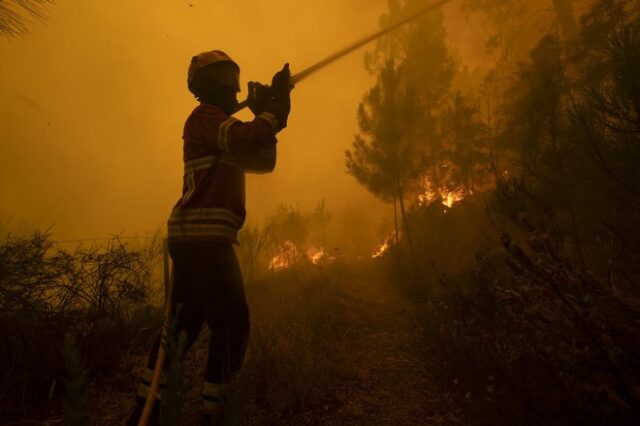 Πορτογαλία: Πυροσβέστης έχασε τη ζωή του σε δασική πυρκαγιά
