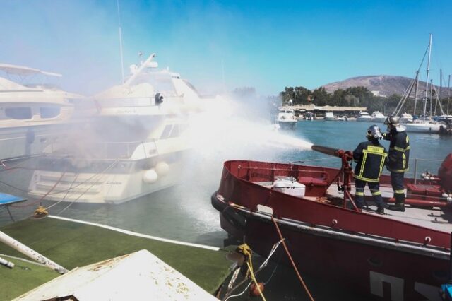 Προσάραξη και φωτιά σε σκάφος στη Νέα Λάμψακο Εύβοιας