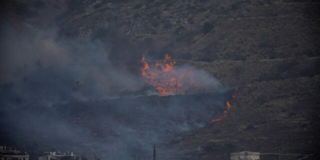 Υπό μερικό έλεγχο η φωτιά στον Υμηττό – Σε ύφεση στον Άγιο Νικόλαο Κρήτης