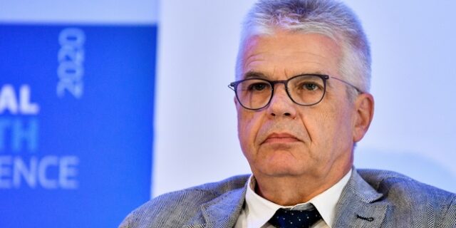 Γώγος: Στα “κόκκινα” νησιά και η Τήνος