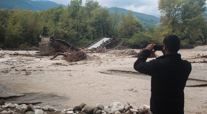 Βίντεο: Οι πλημμύρες της οργής – Ένα οδοιπορικό στις πληγείσες περιοχές του χθες και του σήμερα