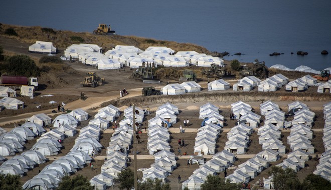 Καρά Τεπέ: Ακόμα 2.000 πρόσφυγες και μετανάστες μπήκαν στη νέα δομή