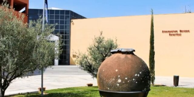 ΥΠΠΟΑ: “Δύο μέτρα νερό και λάσπη στο Αρχαιολογικό Μουσείο Καρδίτσας”