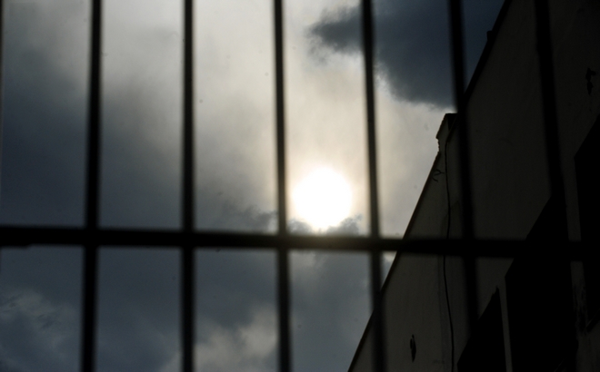 Νιγρίτα Σερρών: Συλλήψεις σωφρονιστικών μετά από μηνύσεις κρατουμένου