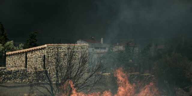 Δήμαρχος Σαρωνικού: “Πολύ δύσκολη και επικίνδυνη η κατάσταση λόγω των ανέμων”