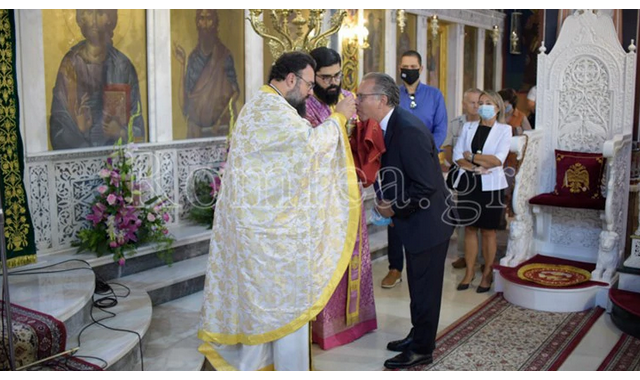 Ο Κουμουτσάκος κοινώνησε εν μέσω έξαρσης της πανδημίας