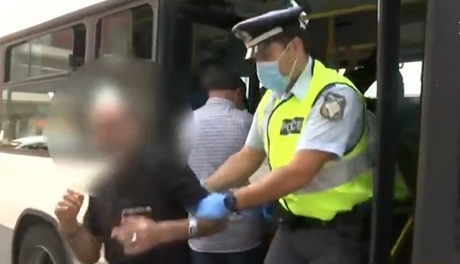 Επεισόδιο σε λεωφορείο με παρέμβαση της αστυνομίας για την χρήση μάσκας
