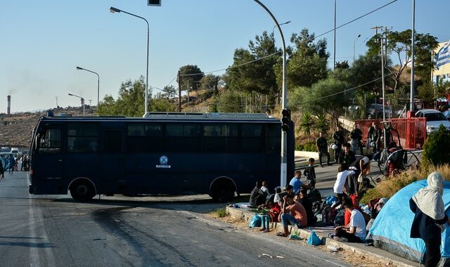 Μόρια: Μετατροπή της Λέσβου σε Ειδομένη – Μάχη με τον χρόνο για να βρεθούν λύσεις μεταστέγασης