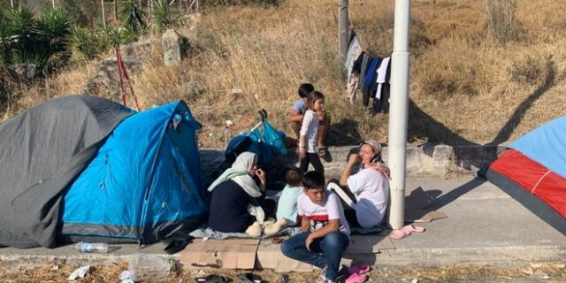Λέσβος: Στους δρόμους διαμένουν και σήμερα χιλιάδες μετανάστες και πρόσφυγες