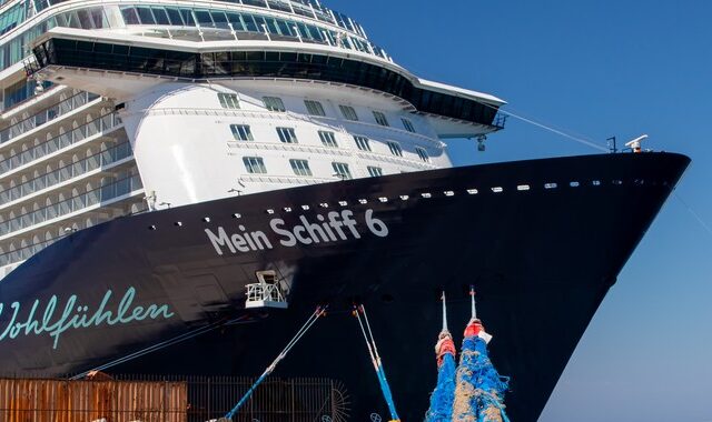 Κρουαζιερόπλοιο Mein Schiff 6: Έλεγχος της ΕΑΔ σε πολυιατρείο και κλινική για τα τεστ κορονοϊού