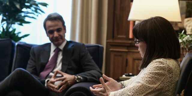 Συνάντηση Μητσοτάκη με την ΠτΔ Σακελλαροπούλου την Τετάρτη