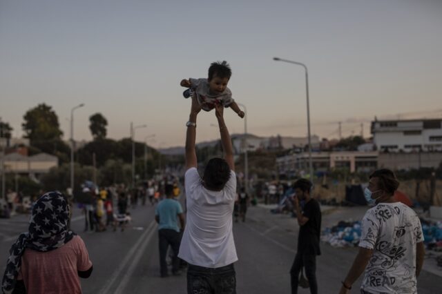 Η Ευρωπαϊκή Επιτροπή στο πλευρό της Ελλάδας για τη Μόρια