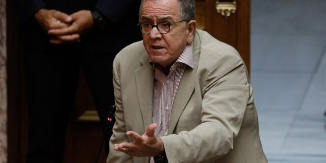 Μουζάλας για Μόρια: Σαφής η ευθύνη της κυβέρνησης