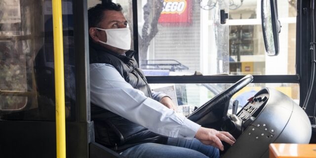 Τα τρία σενάρια για την εξέλιξη της πανδημίας τον χειμώνα