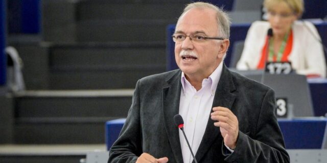Παπαδημούλης: Έχουμε τους περισσότερους κληρικούς σε όλη την Ευρώπη