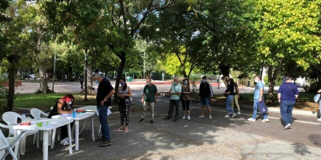 ΕΟΔΥ: 422 rapid τεστ στην πλατεία Κουμουνδούρου- Tα 10 θετικά