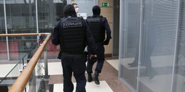 Μόσχα: Ρώσος εισέβαλε με αυτοκίνητο στο σπίτι του Αμερικανού πρέσβη