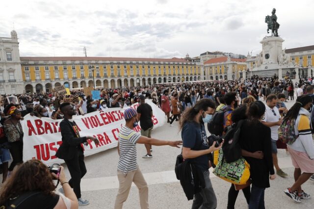 Η άνοδος της πορτογαλικής “Χρυσής Αυγής” προκαλεί παγκόσμια ανησυχία