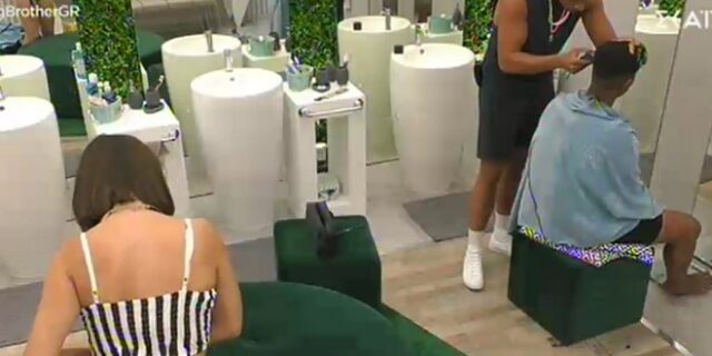 Big Brother: Το πρώτο φλερτ στο σπίτι – Γδύθηκε μπροστά του