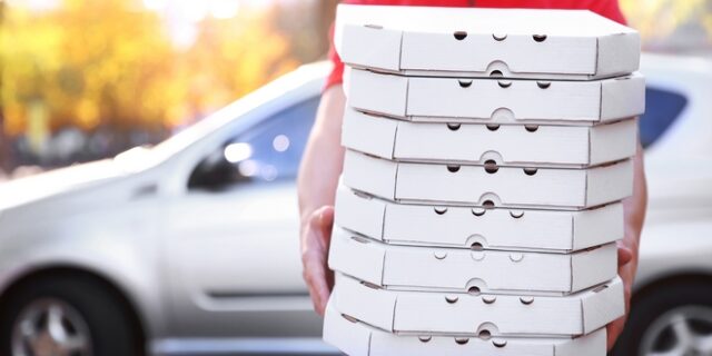 Ηλικιωμένος διανομέας πίτσας λαμβάνει φιλοδώρημα 12 χιλιάδων δολαρίων χάρη στο TikTok