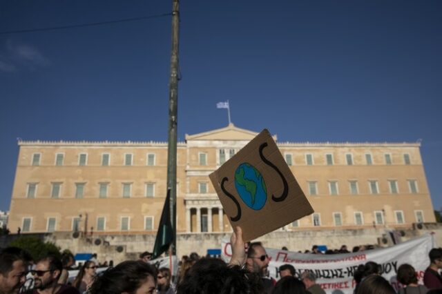 Χιλιάδες πολίτες και δεκάδες οργανώσεις ζητούν απόσυρση του άρθρου 219 για τις δημόσιες συμβάσεις