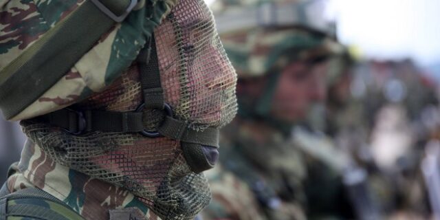 Τραυματισμός 2 στρατιωτών από εκπυρσοκρότηση όπλου στον Ασπρόπυργο