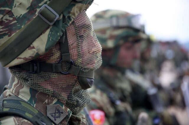 Τραυματισμός 2 στρατιωτών από εκπυρσοκρότηση όπλου στον Ασπρόπυργο