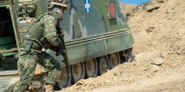 “Κανόνια” αντί για μειώσεις φόρων το 2021 – Προτεραιότητα οι Ένοπλες Δυνάμεις