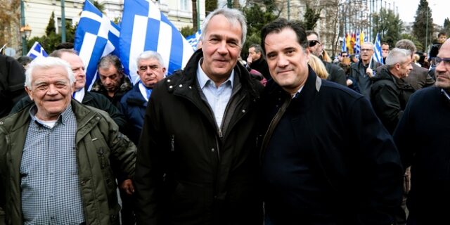 Μην παραχαράσσετε την ιστορία, η εξουσία είναι μία