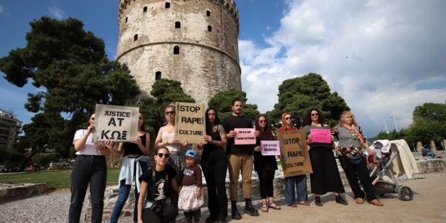 Ξέσπασαν οι φοιτήτριες που κατήγγειλαν γιατρό για σεξουαλική παρενόχληση
