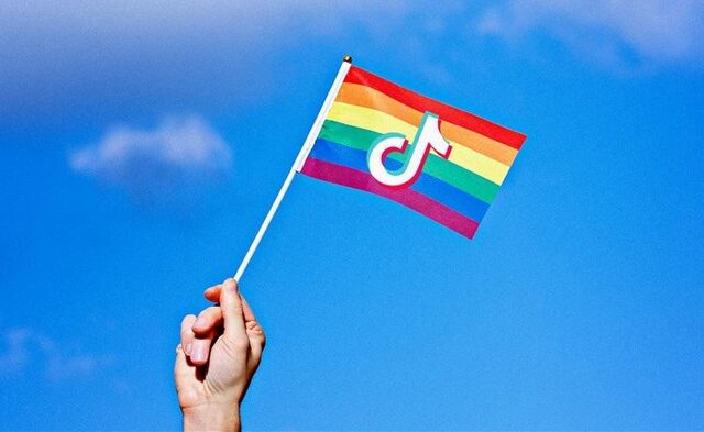 TikTok: Παραδέχτηκε ότι περιορίζει ΛΟΑΤΚΙ+ hashtags σε “συντηρητικές” χώρες