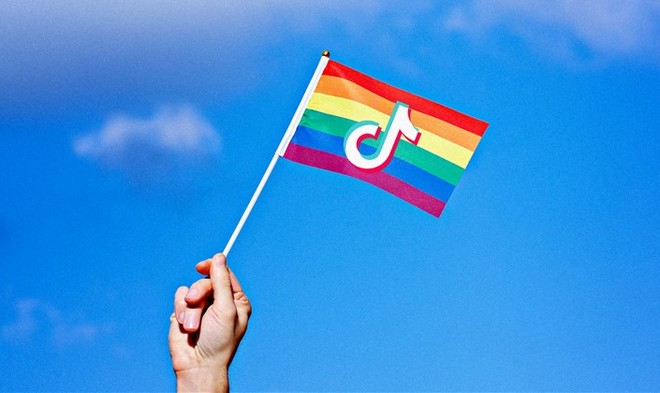TikTok: Παραδέχτηκε ότι περιορίζει ΛΟΑΤΚΙ+ hashtags σε “συντηρητικές” χώρες