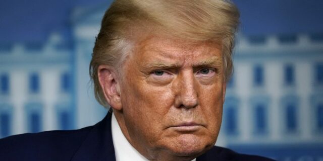 Ο Τραμπ προωθεί την “πατριωτική εκπαίδευση”: “Να μάθουν οι νέοι να αγαπούν την Αμερική”