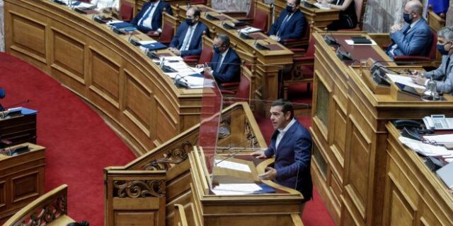 Βουλή: Στο… σακάκι του Τσίπρα άσκησε κριτική η Ν.Δ