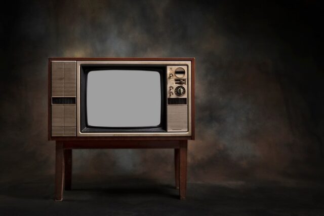 Λύθηκε το μυστήριο: Πώς μια παλιά τηλεόραση έριχνε για 18 μήνες το ίντερνετ σε ένα χωριό