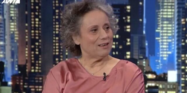 Σύζυγος, μητέρα, γιαγιά, πλέον και φοιτήτρια: “Έδωσα Πανελλήνιες κρυφά από τον σύζυγό μου”