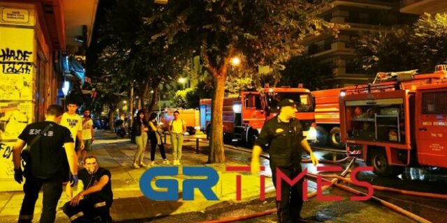 Φωτιά σε διαμέρισμα στη Θεσσαλονίκη – 10 άτομα στο νοσοκομείο