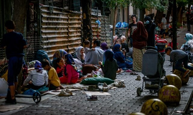 Μισή βοήθεια από την Αυστρία: Στέλνει σκηνές, δεν παίρνει πρόσφυγες