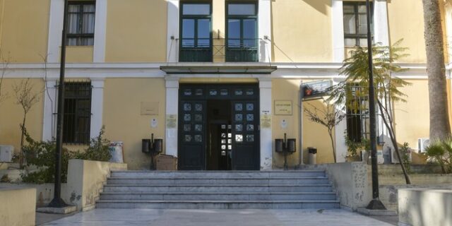 Κρούσμα στην Ευελπίδων – Υπάλληλος θετική στον κορονοϊό