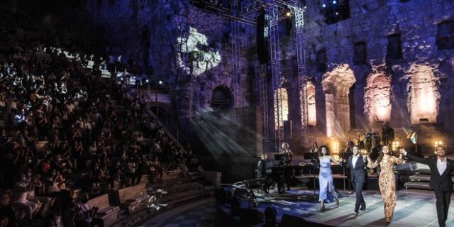 Χιλιάδες θεατές στο Ηρώδειο για τον Φραγκούλη