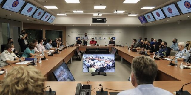 Ιανός: “Πυρετός” συσκέψεων στην Πολιτική Προστασία – Πού θα χτυπήσει η κακοκαιρία το απόγευμα