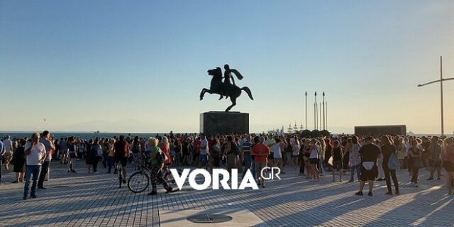 Συγκεντρώσεις διαμαρτυρίας για τις μάσκες στα σχολεία