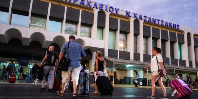 Αεροδρόμιο Ηρακλείου: Επιβάτης υπέστη εγκεφαλικό μέσα στο αεροπλάνο – Εσπευσμένα στο ΠΑΓΝΗ