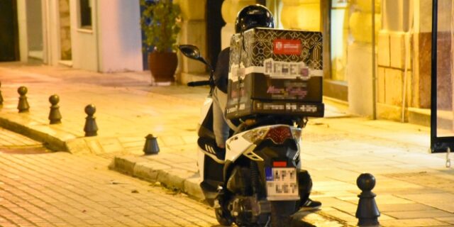 Γιατί δεν θα πάρει κανείς ολόκληρο το επίδομα ειδικού σκοπού των 800 ευρώ