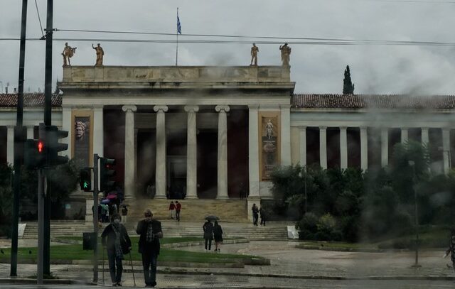 Τοπικές βροχές μετά το μεσημέρι – Θα ενταθούν βαθμιαία από τα νοτιοδυτικά