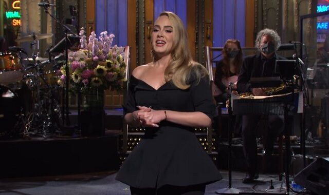 Adele: Η μεγάλη επιστροφή στο Saturday Night Live: “Έφερα τον μισό εαυτό μου”