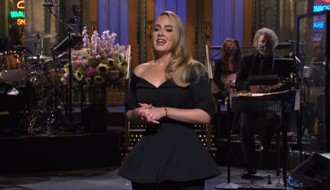 Adele: Η μεγάλη επιστροφή στο Saturday Night Live: “Έφερα τον μισό εαυτό μου”