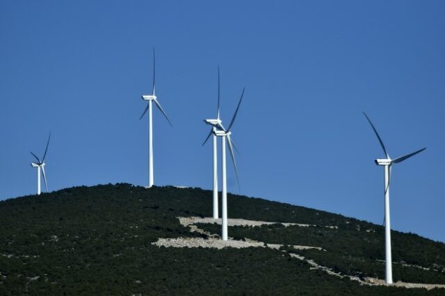 Κοινή παρέμβαση ξένων ομίλων στην κυβέρνηση για να μην μπει ”χαράτσι” στις ΑΠΕ